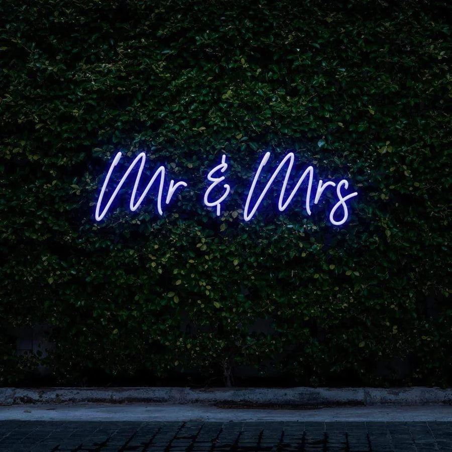 "MR & MRS" NEON SIGN