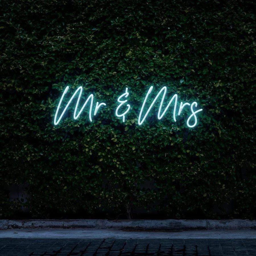 "MR & MRS" NEON SIGN