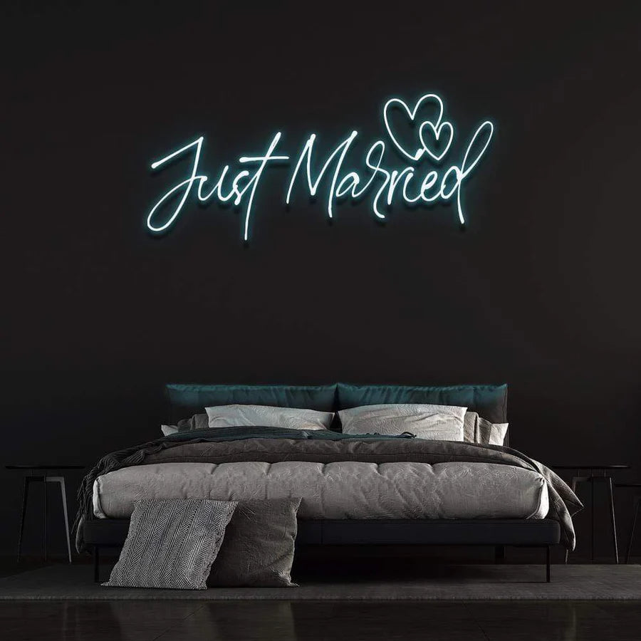 'JUST MARRIED' NEON SIGN